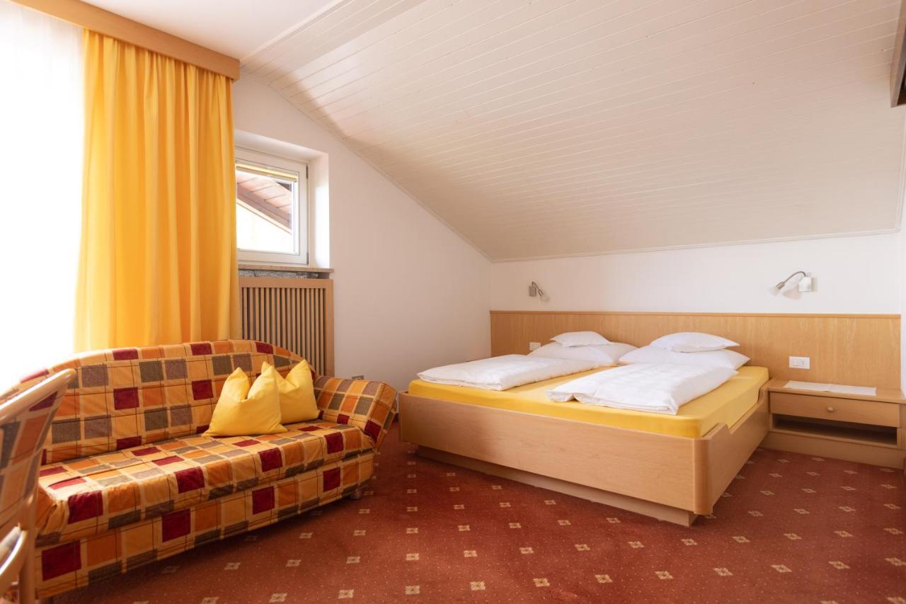 Garni Juval Hotel Tirol Buitenkant foto